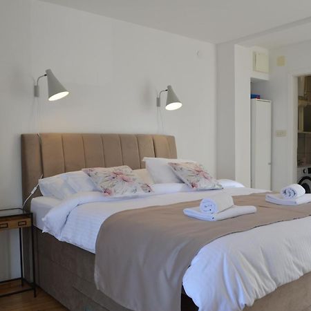 Apartmani Luan Vis Buitenkant foto