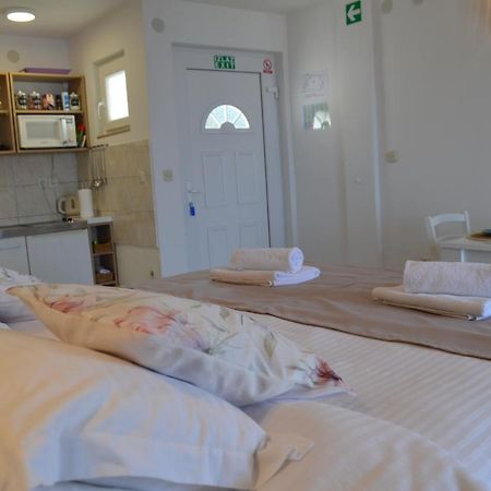 Apartmani Luan Vis Buitenkant foto