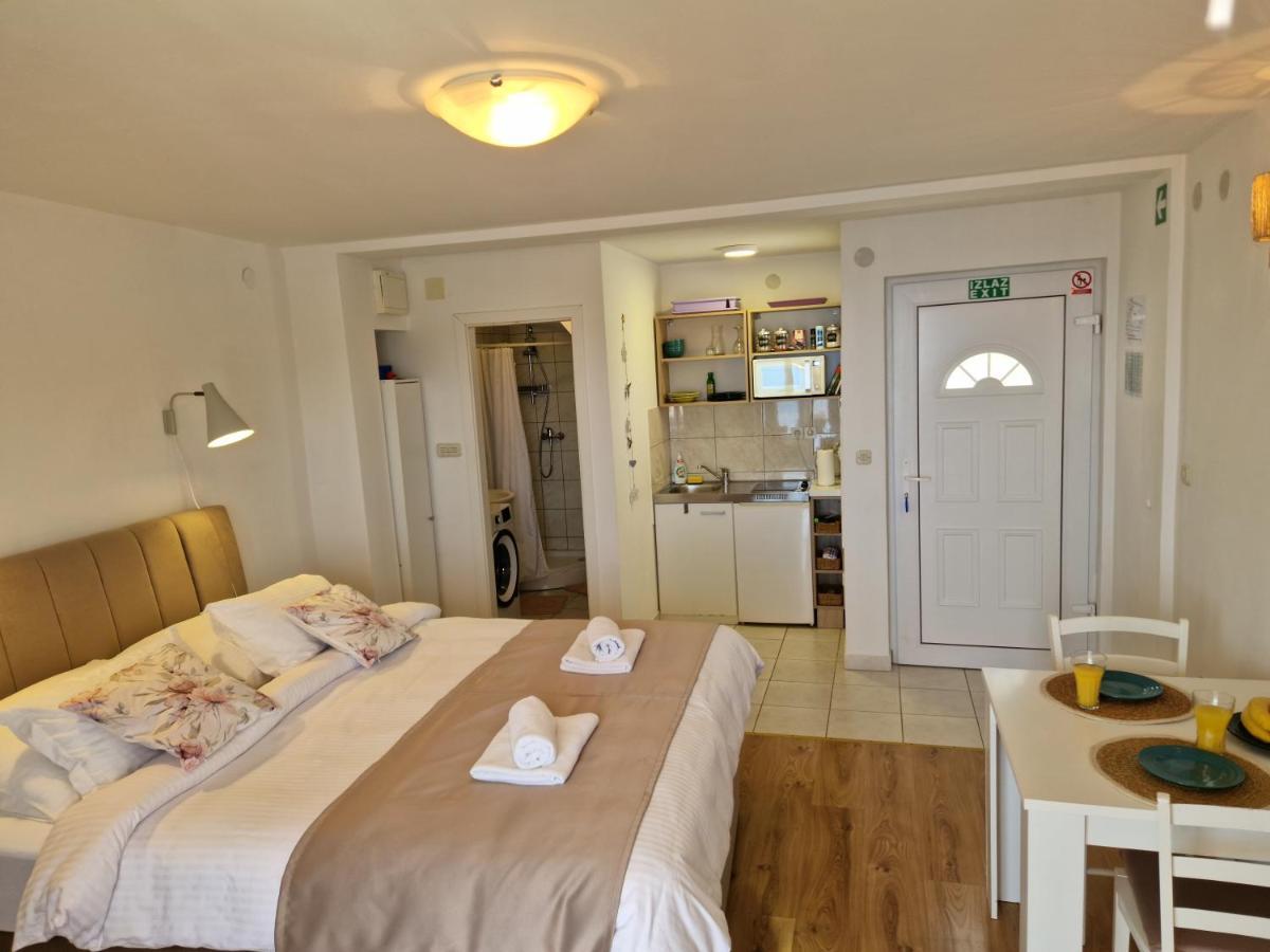 Apartmani Luan Vis Buitenkant foto