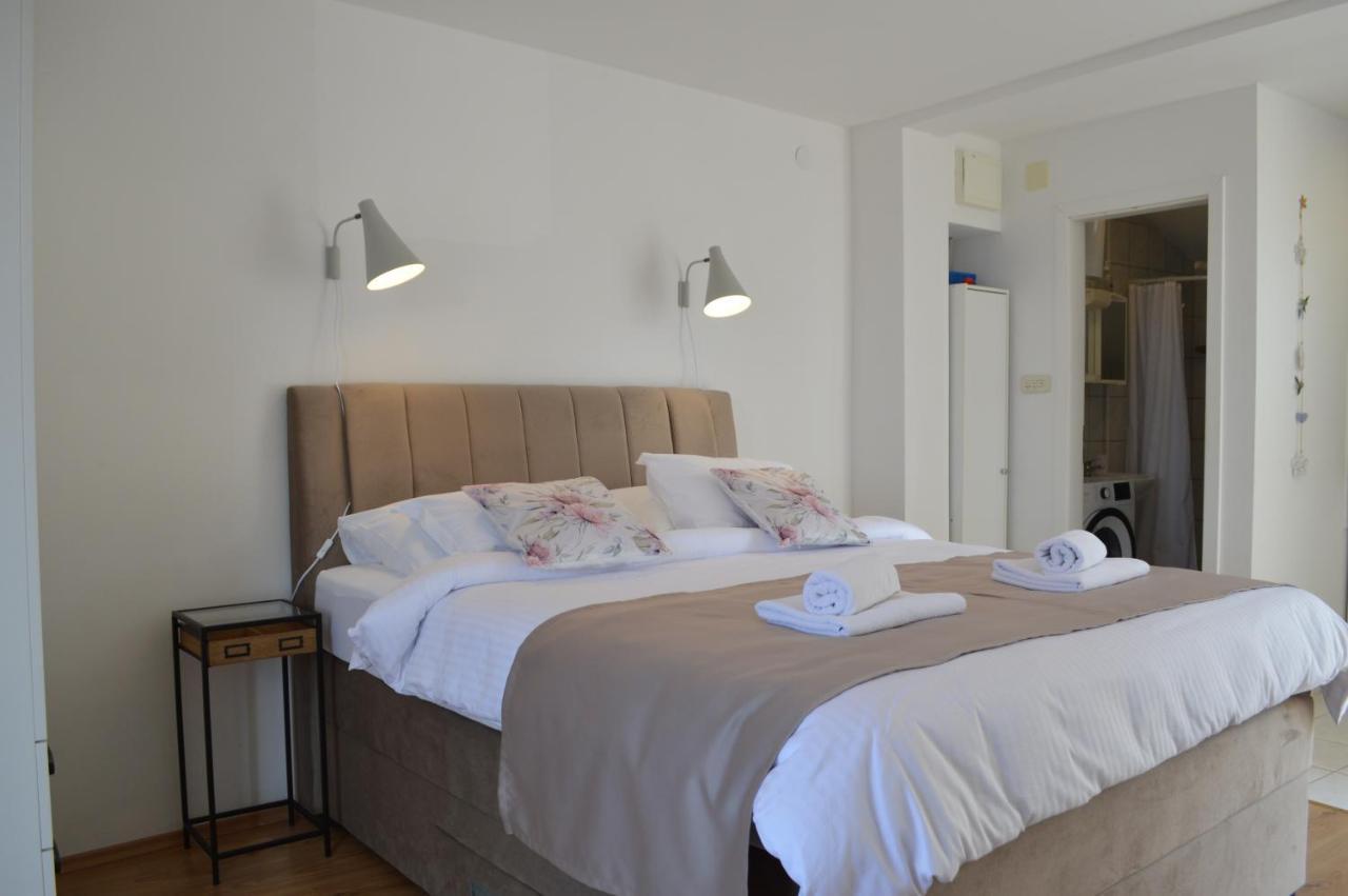 Apartmani Luan Vis Buitenkant foto