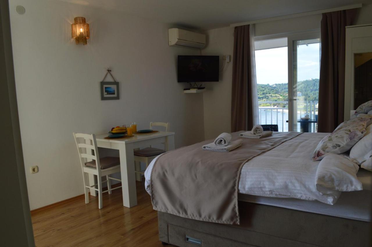 Apartmani Luan Vis Buitenkant foto