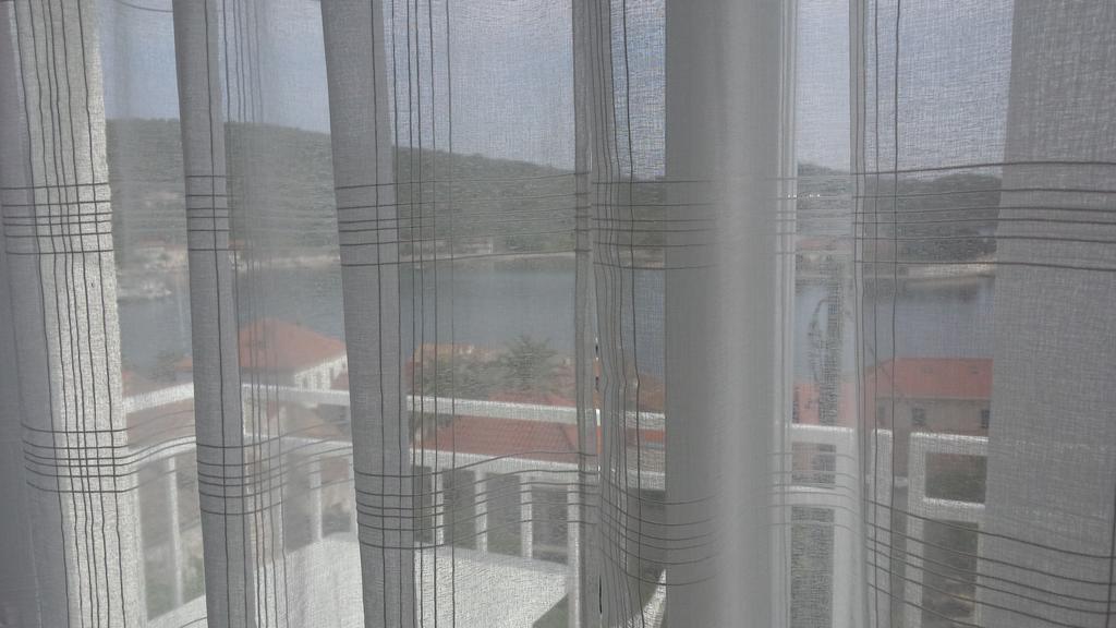 Apartmani Luan Vis Buitenkant foto