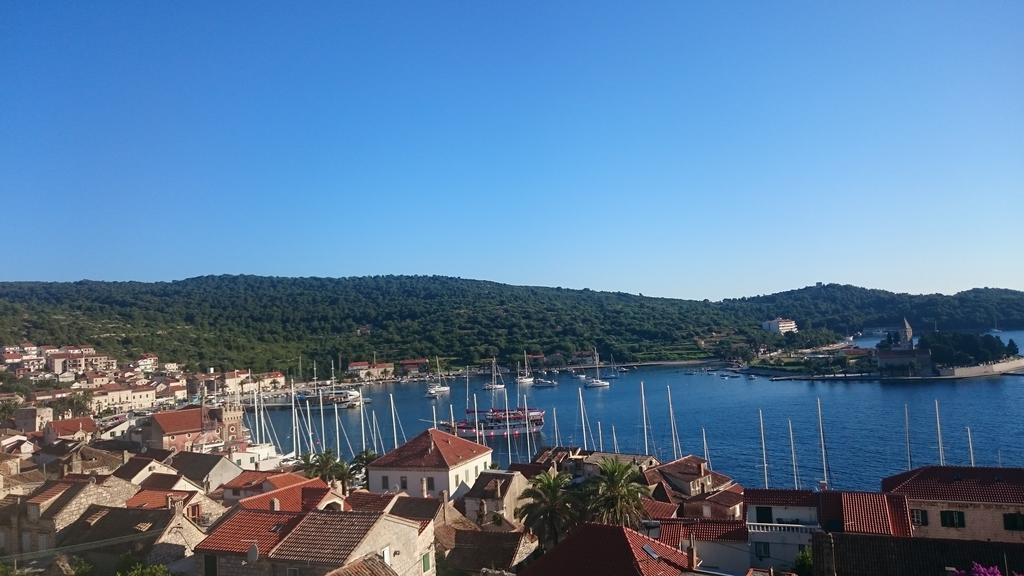 Apartmani Luan Vis Buitenkant foto