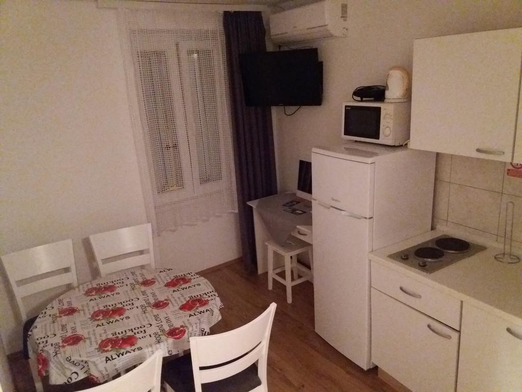 Apartmani Luan Vis Buitenkant foto